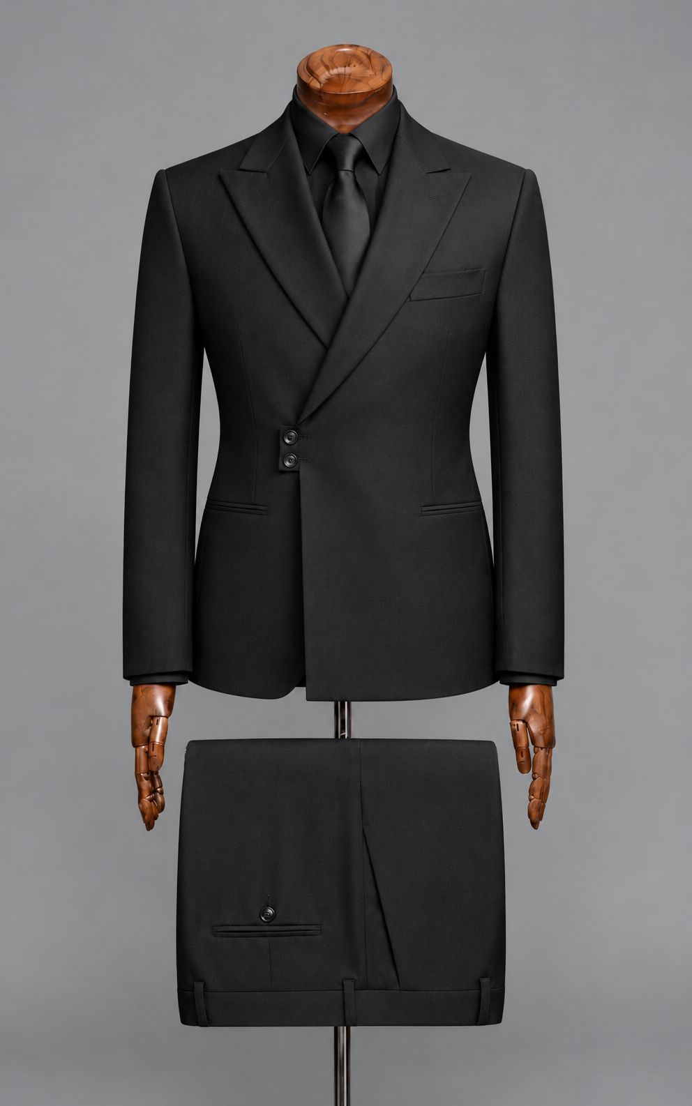 Classic Black Peak Lapel Suit Customized Article