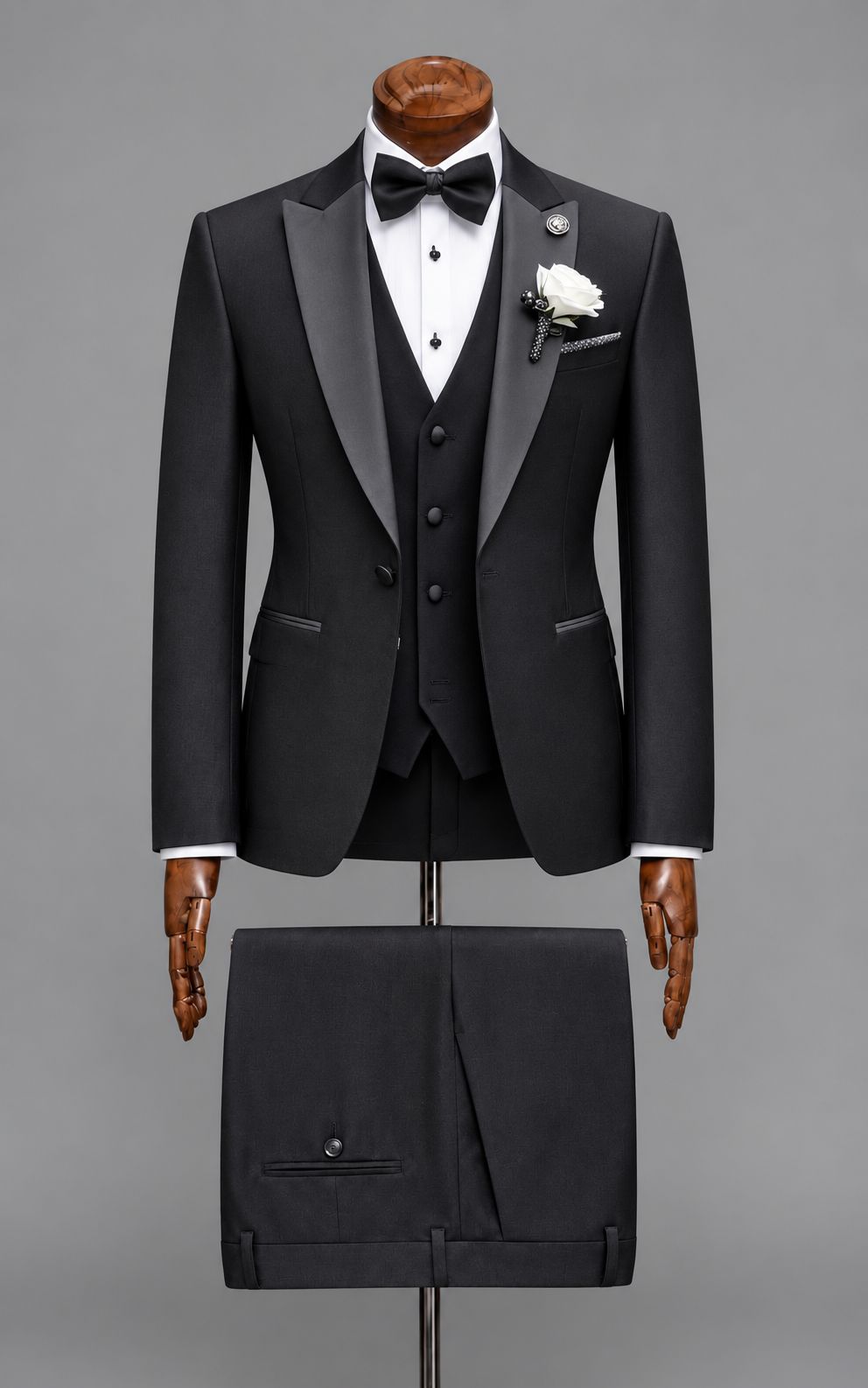 Black 3-Piece Tuxedo Suit Cstomized Article