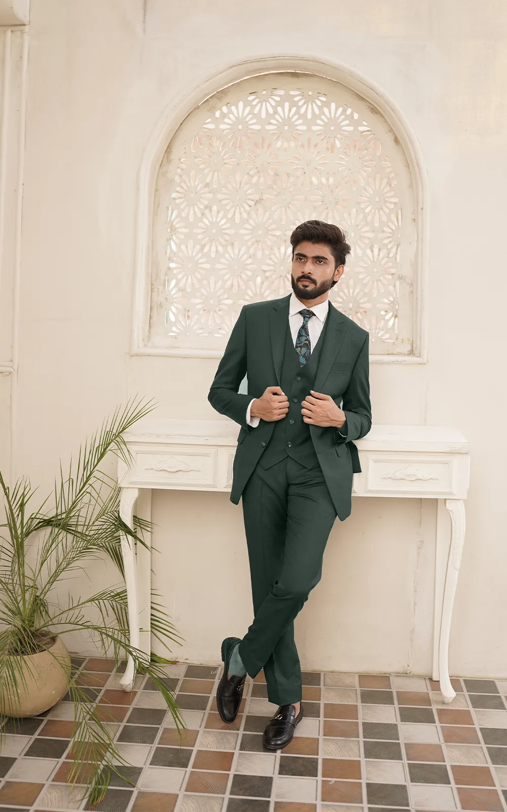 Men Slim Fit Three Piece Suit in Blackish Green